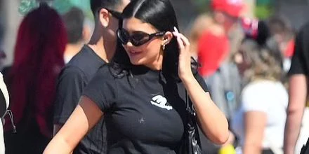 Balenciaga BB0201S 001 - As Seen On Kylie Jenner - Image 4