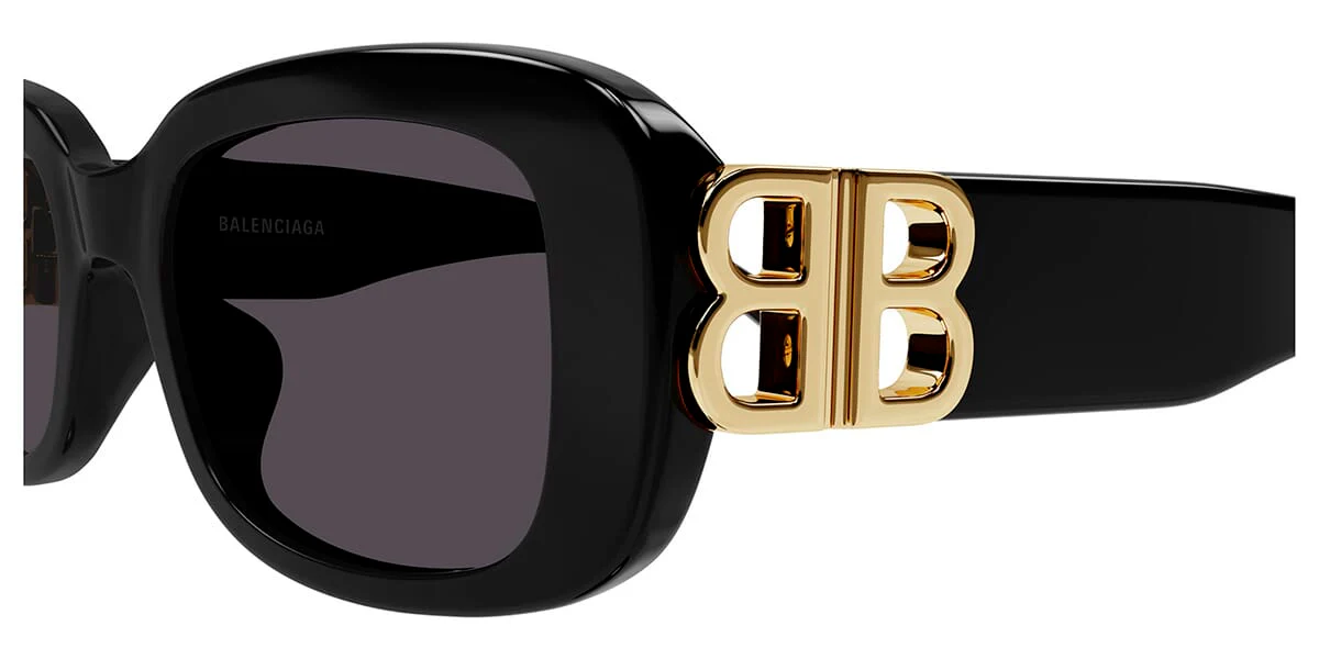 Balenciaga BB0310SK 001 - As Seen On Peemwasu Bus & Yang Chaoyue - Image 3