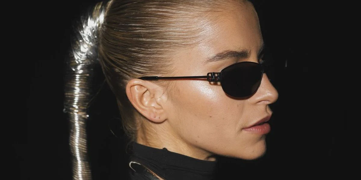 Balenciaga BB0336S 002 - As Seen On Carodaur - Image 4