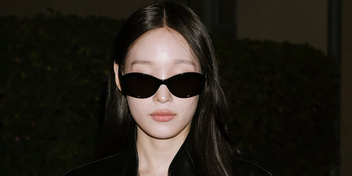 Balenciaga BB0477SA 001 - As Seen On Annie Moon - Image 4