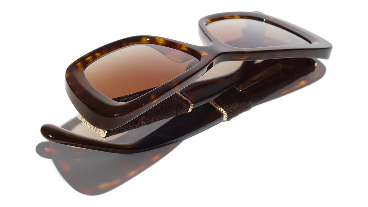 CHANEL 5514 C714/S9 Sunglasses - Image 4