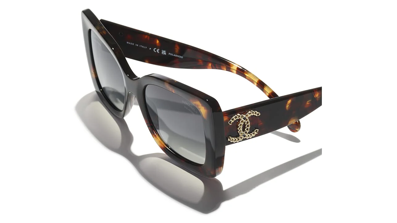 CHANEL 5555 1818/S8 Sunglasses - Image 4