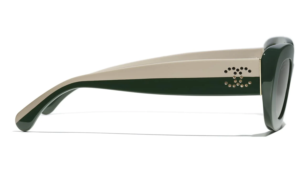 CHANEL 5562B 1702/9A Sunglasses - Image 3