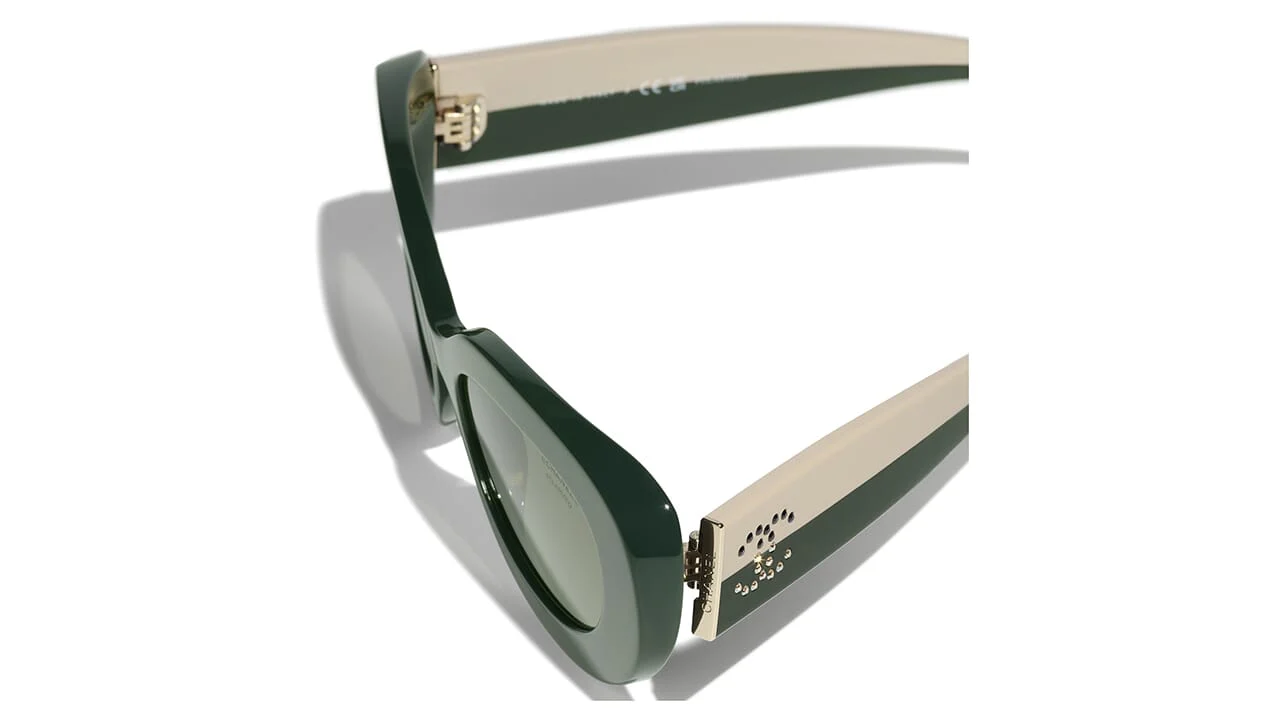 CHANEL 5562B 1702/9A Sunglasses - Image 4