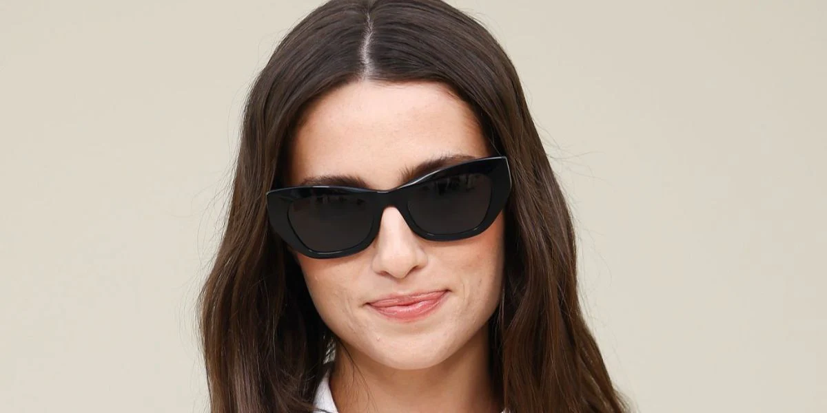 Givenchy City GV40129I 01A - As Seen On Elizabeth Olsen & Madeline Argy - Image 4