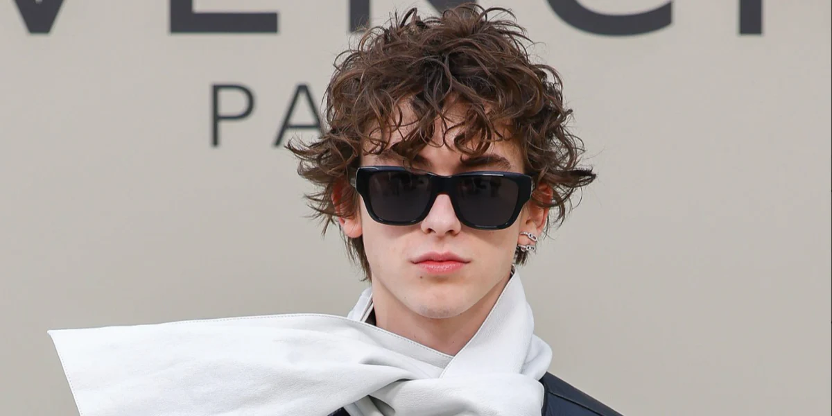 Givenchy City GV40131I 01A - As Seen On Meryl Streep & Daniel Millar - Image 5