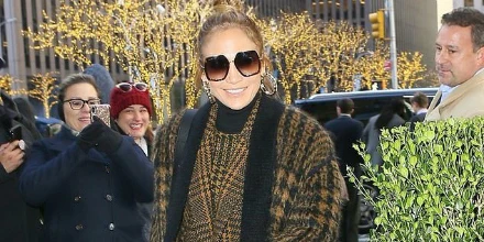 Gucci GG0106S 001 - As Seen On Jennifer Lopez - Image 4