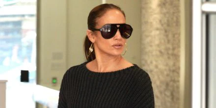 Gucci GG1042S 001 - As Seen On Jennifer Lopez & Amy Childs - Image 4