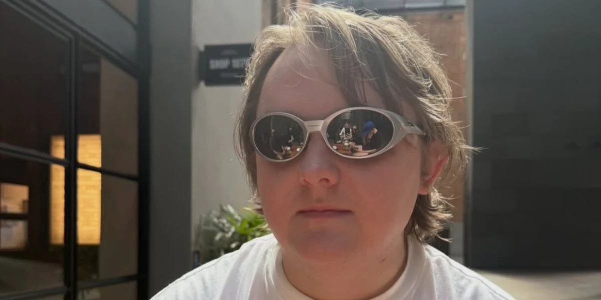 Oakley Eye Jacket Redux OO9438 05 Prizm Polarised - As Seen On Lewis Capaldi & Jules Kounde - Image 4