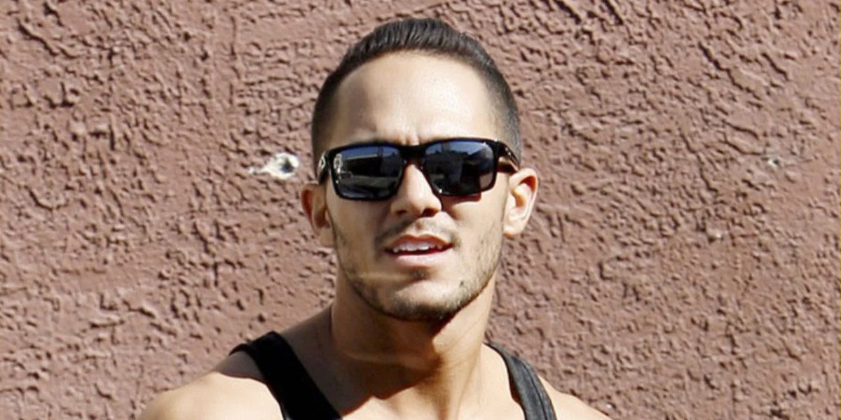 Oakley Holbrook Mix OO9384 06 Prizm Polarised - As Seen On Carlos PenaVega - Image 4