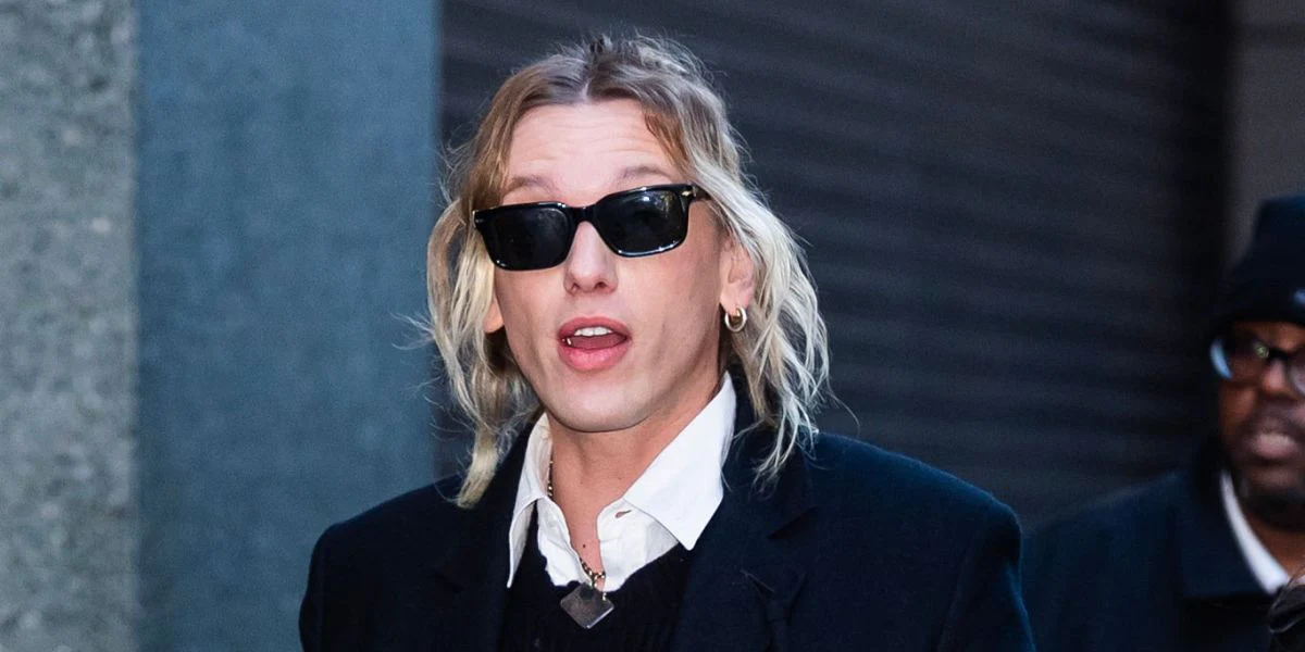 Persol 3272S 95/48 Polarised - As Seen On Jamie Campbell Bower & Hannah Einbinder - Image 4