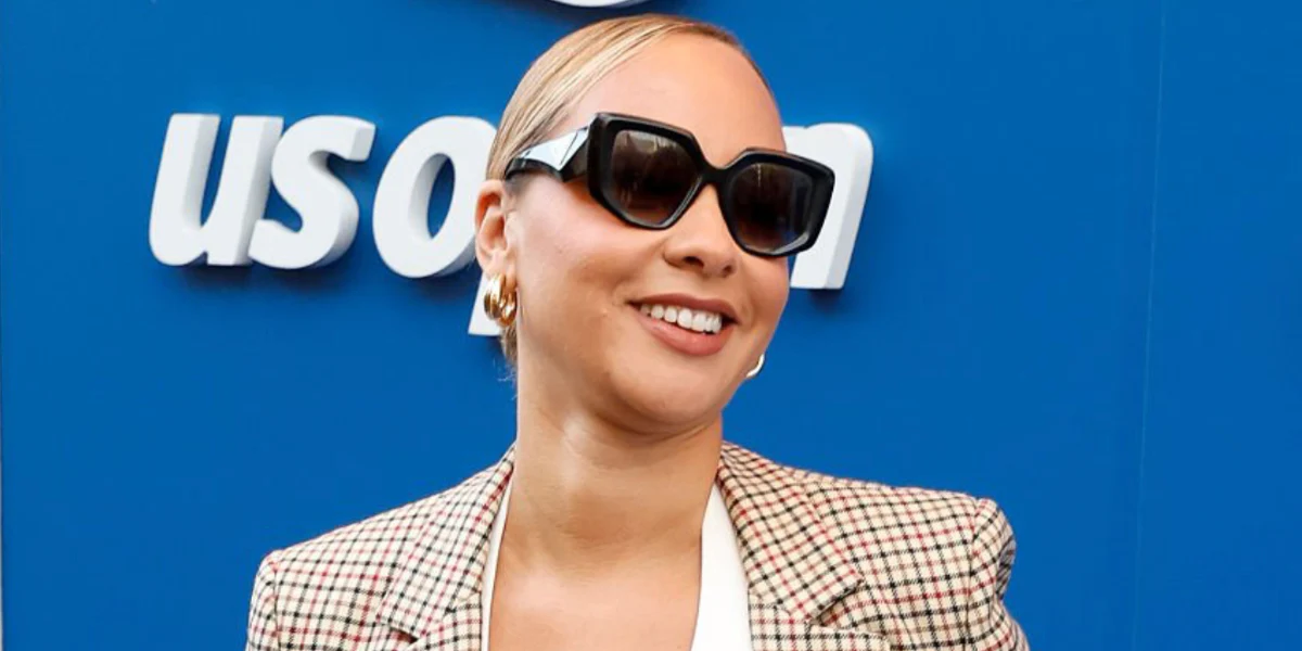 Prada PR 14ZS 1AB09S - As Seen On Rita Ora - Image 5