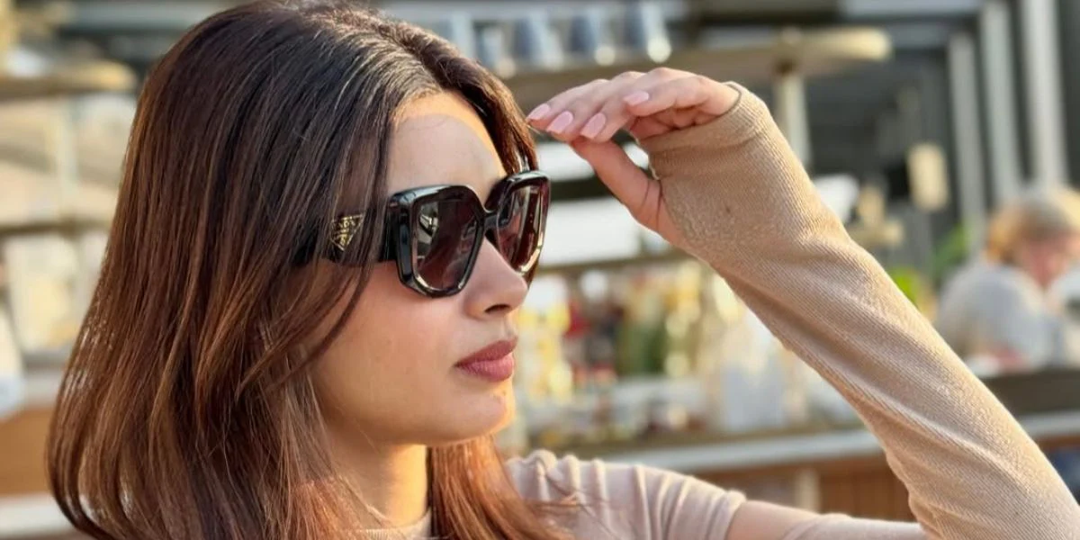 Prada PR 14ZS 2AU6S1 - As Seen On Diana Penty - Image 4