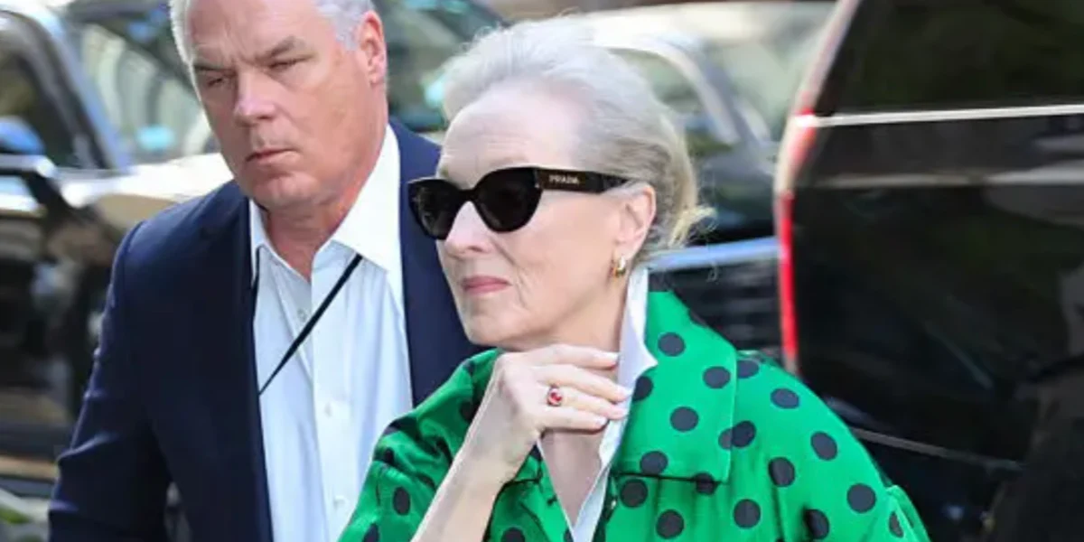 Prada PR A09S 1AB5S0 - As Seen On Lisa Barlow & Meryl Streep - Image 5
