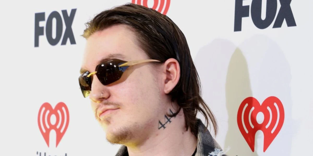 Prada PR A56S 15N5S0 - As Seen On J Balvin & Saweetie - Image 8