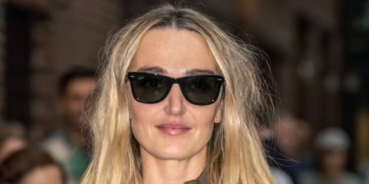 Ray-Ban Wayfarer 2140 901 Black - As Seen On Leonardo DiCaprio & Hailey Bieber - Image 25