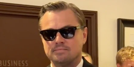 Ray-Ban Wayfarer 2140 901 Black - As Seen On Leonardo DiCaprio & Hailey Bieber - Image 4