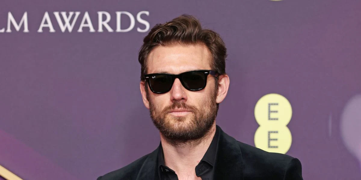 Ray-Ban Wayfarer 2140 901 Black - As Seen On Leonardo DiCaprio & Hailey Bieber - Image 76