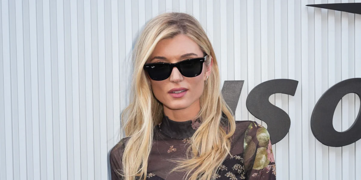 Ray-Ban Wayfarer 2140 901 Black - As Seen On Leonardo DiCaprio & Hailey Bieber - Image 89