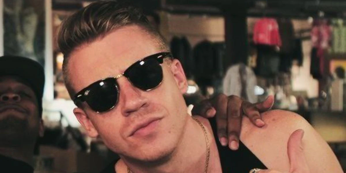 Ray-Ban Clubmaster 3016 W0365 Black - An Icon - As Seen On Harry Kane & V of BTS - Image 19