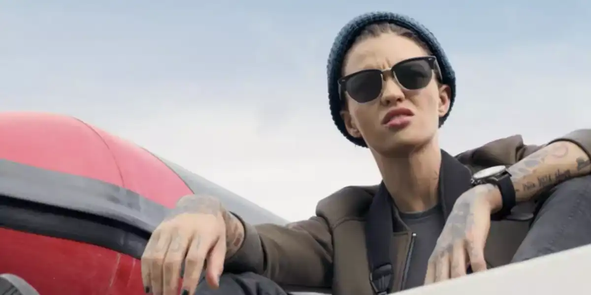 Ray-Ban Clubmaster 3016 W0365 Black - An Icon - As Seen On Harry Kane & V of BTS - Image 23