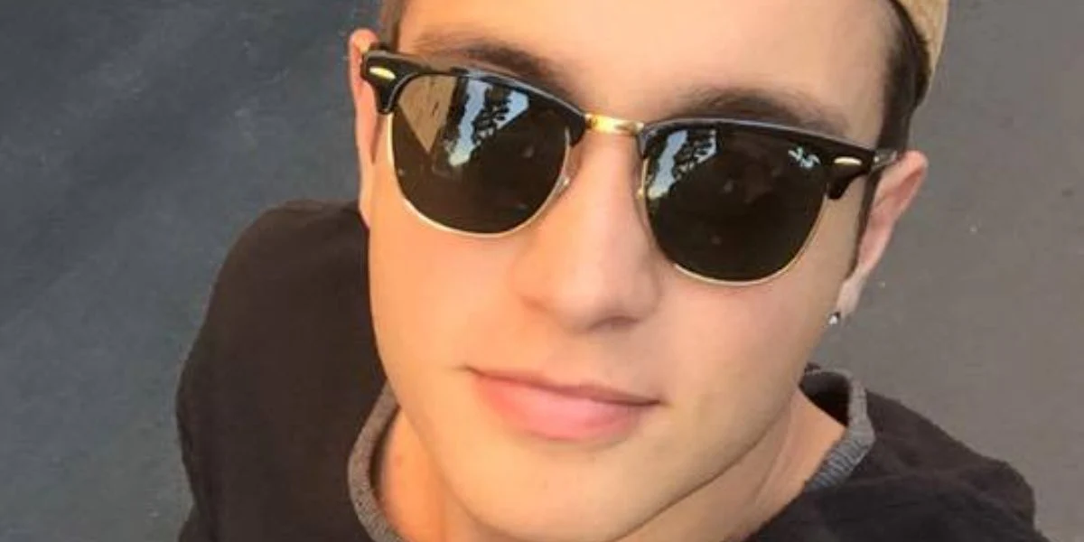 Ray-Ban Clubmaster 3016 W0365 Black - An Icon - As Seen On Harry Kane & V of BTS - Image 34