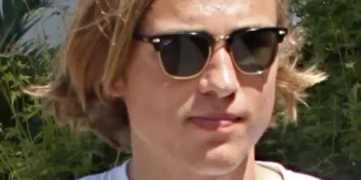 Ray-Ban Clubmaster 3016 W0365 Black - An Icon - As Seen On Harry Kane & V of BTS - Image 48