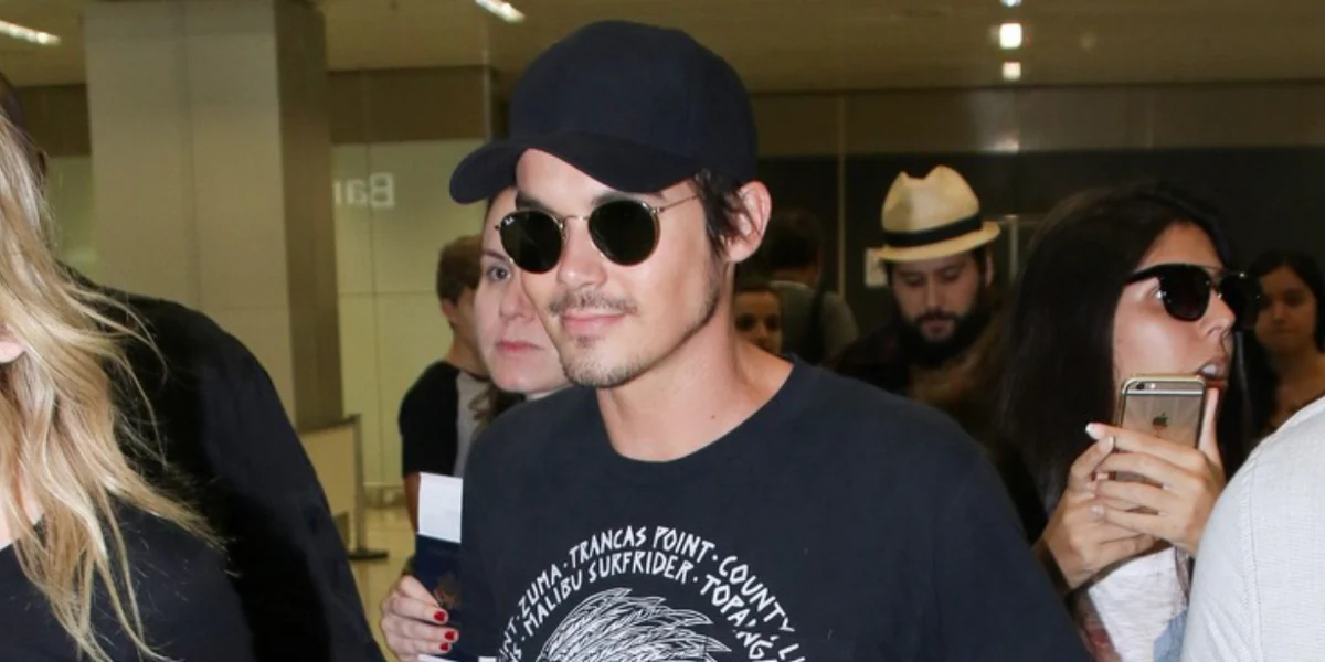 Ray-Ban Round Metal 3447 001 - As Seen on Selena Gomez & Tony Hawk - Image 37
