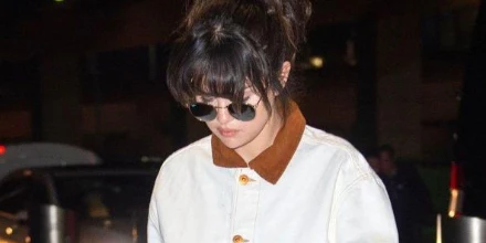 Ray-Ban Round Metal 3447 001 - As Seen on Selena Gomez & Tony Hawk - Image 4