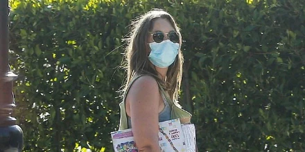 Ray-Ban Round Metal 3447 001 - As Seen on Selena Gomez & Tony Hawk - Image 6