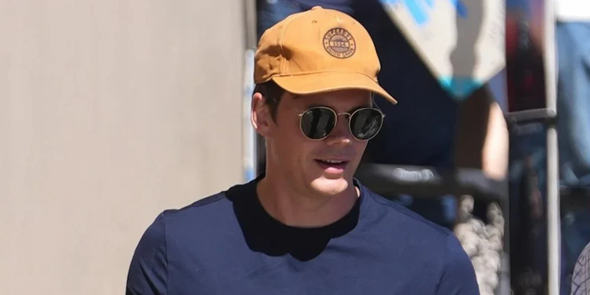 Ray-Ban Round Metal 3447 001 - As Seen on Selena Gomez & Tony Hawk - Image 9