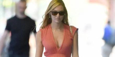 Ray-Ban Folding Wayfarer 4105 710 - As Seen On Kate Middleton & Candice Swanepoel - Image 5