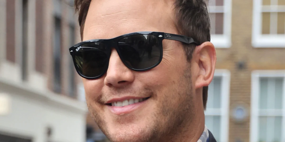 Ray-Ban Boyfriend RB 4147 601/87 - As Seen On Chris Pratt & Dan Reynolds - Image 4