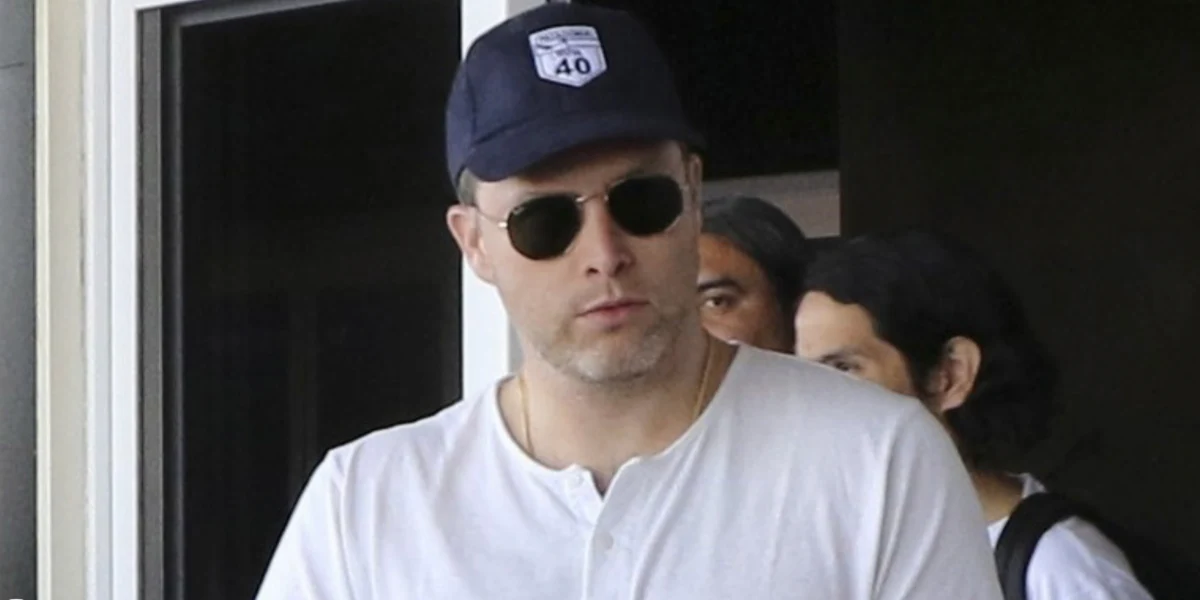 Ray-Ban RB 3548N 001 Hexagonal Gold With Flat Lenses - As Seen On Dwyane Wade & Molly-Mae - Image 14