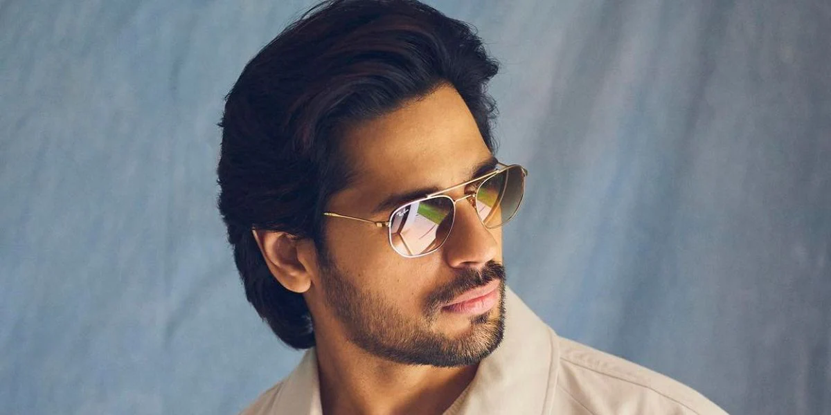 Ray-Ban RB 3707 001/51 - As Seen On Sidharth Malhotra & David Haye - Image 5