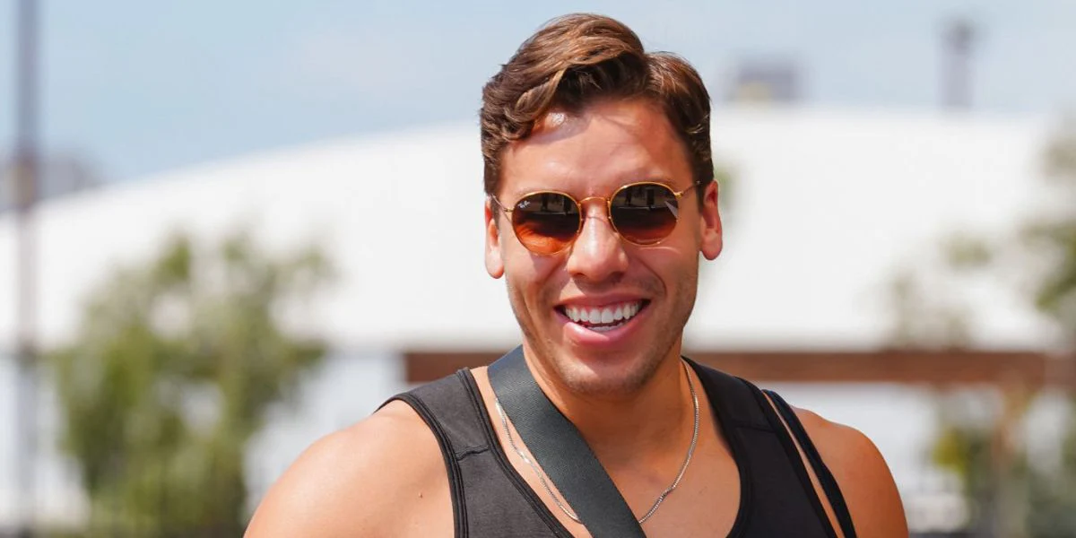 Ray-Ban Round Metal RB 3447 9001/A5 Shiny Light Bronze - As Seen On Joseph Baena & Eddie Nketiah - Image 4