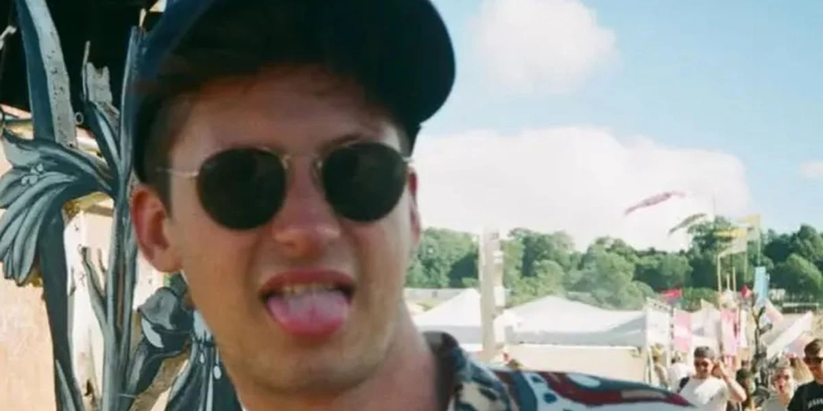Ray-Ban Round Metal RB 3447N 001 - As Seen On Lewis Capaldi & Emma Roberts - Image 13