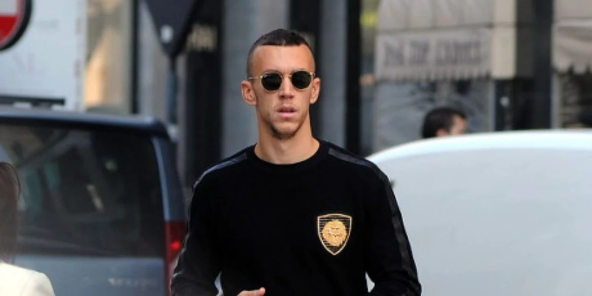 Ray-Ban Round Metal RB 3447N 001 - As Seen On Lewis Capaldi & Emma Roberts - Image 18