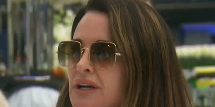 Ray-Ban Square RB 1971 9147/51 - As Seen On Kyle Richards & Maura Higgins - Image 4