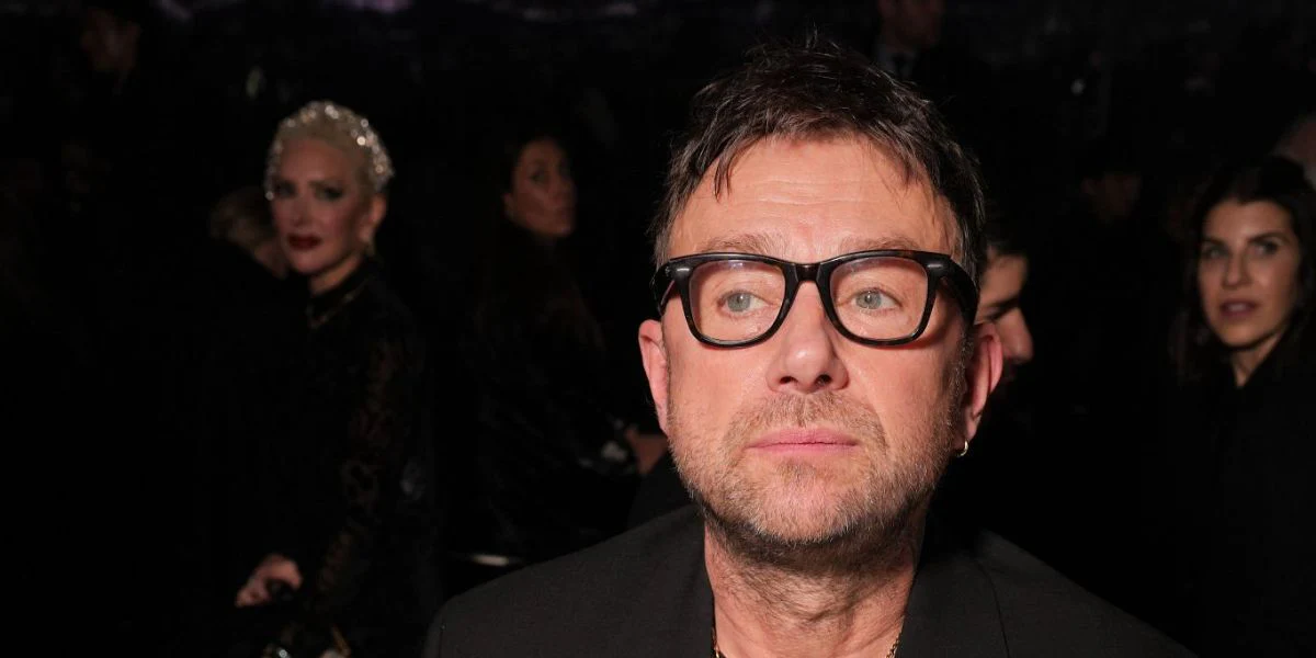 Ray-Ban Wayfarer Ease RB 4340V 2012 - As Seen On Damon Albarn - Image 4