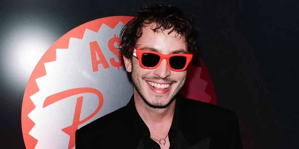 Ray-Ban Wayfarer Puffer RB 4940 6831/87 - As Seen On Winona Ryder & Boran Kuzum - Image 5