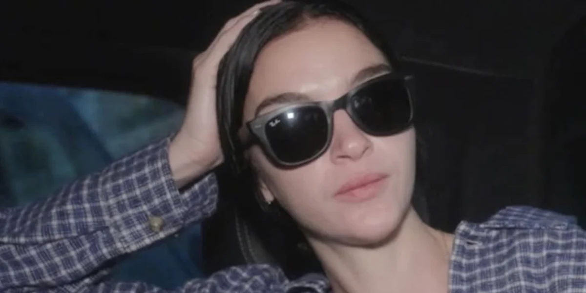 Ray-Ban Wayfarer RB 2140 1277/71 - As Seen On Hailey Bieber & Henry Golding - Image 6