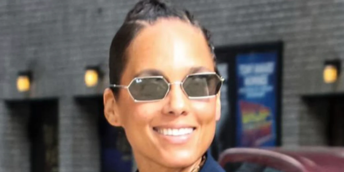 Ray-Ban Yevi RB 3728 9213/6V - As Seen On Alicia Keys & Becky G - Image 4