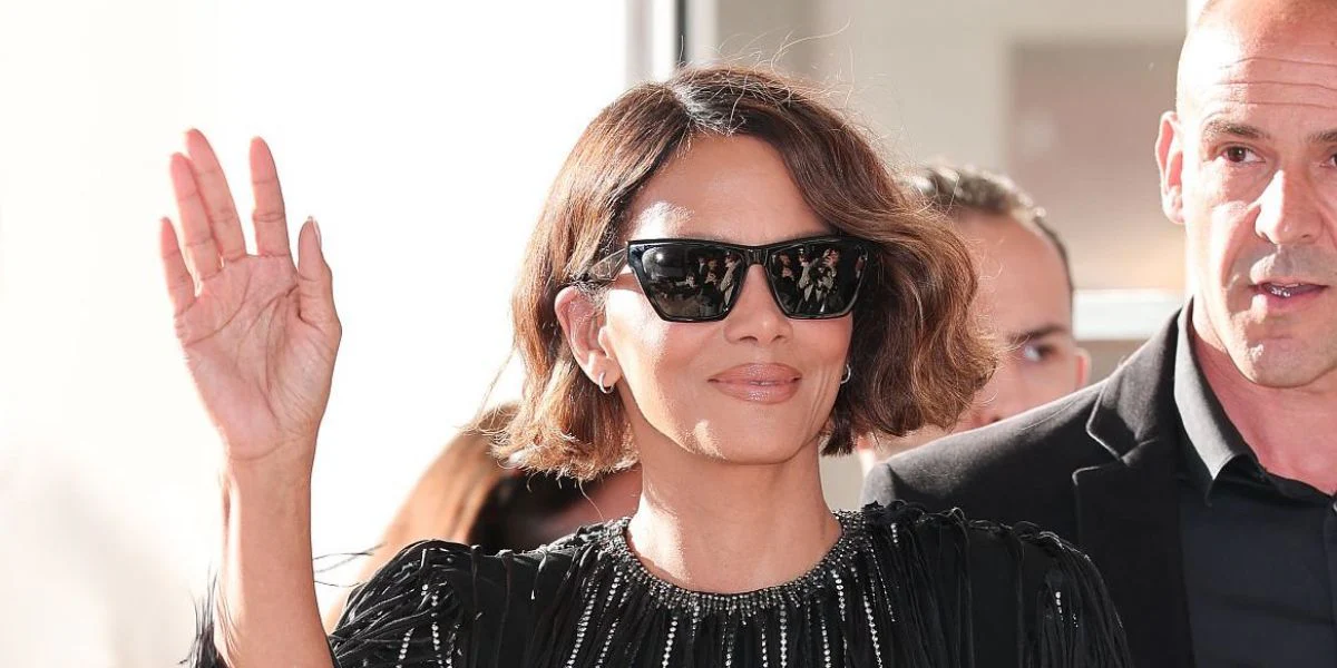 Saint Laurent SL M103 005 - As Seen On Kate Moss & Halle Berry - Image 4