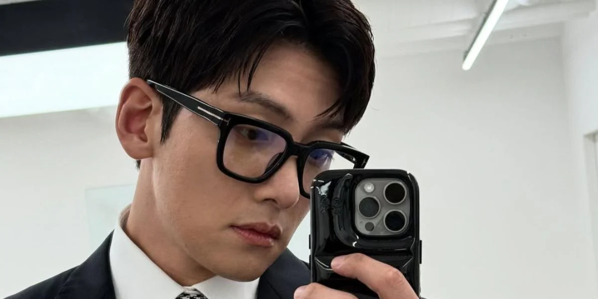 Tom Ford Icon Collection TF6027-B 001 Blue Control - As Seen On Ji Chang-wook - Image 4
