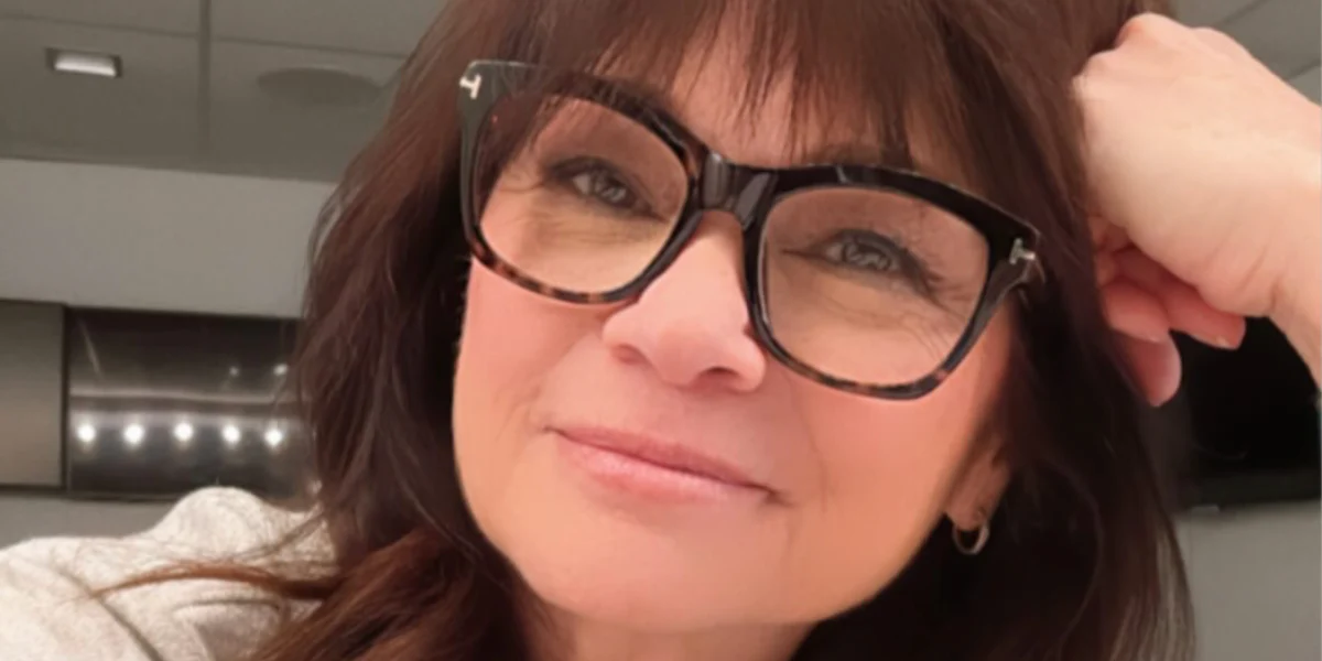 Tom Ford TF5886-B 052 Blue Control - As Seen On Ryan Reynolds & Valerie Bertinelli - Image 5