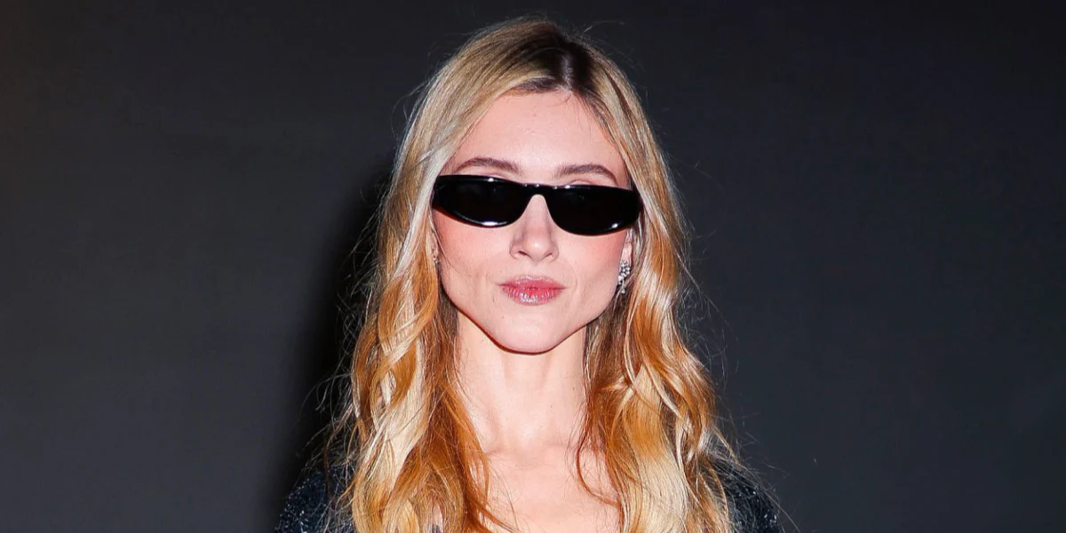 Valentino VG0007S 001 - As Seen On Kate Hudson & Natalia Dyer - Image 5