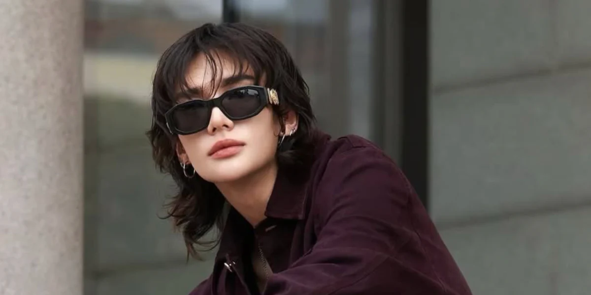 Versace 4361 GB1/87 Medusa Biggie Sunglasses - As Seen On Sabrina Carpenter & Kim Kardashian - Image 29
